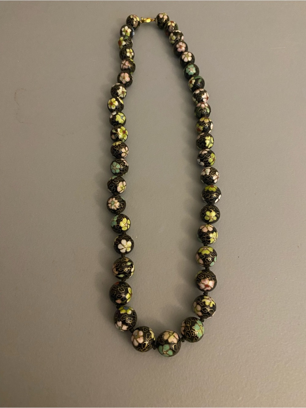 Vintage 1940s Cloisonné Black Ball Chain Knotted. Beautiful 🤩 - Picture 4 of 16